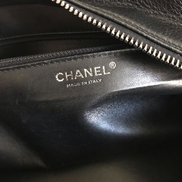 Chanel Deerskin Zipped Tote - Picture 8 of 15